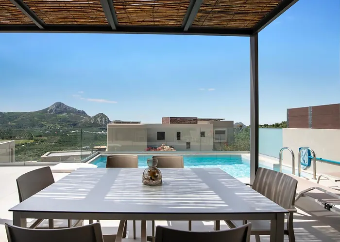 Porti Villas Iraklis
